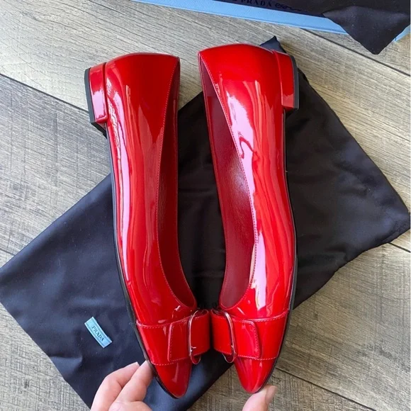 NWT Prada Red Patten Leather Ballet Flats Rounded Toe Gold Buckle Size 41.5 - Picture 10 of 14